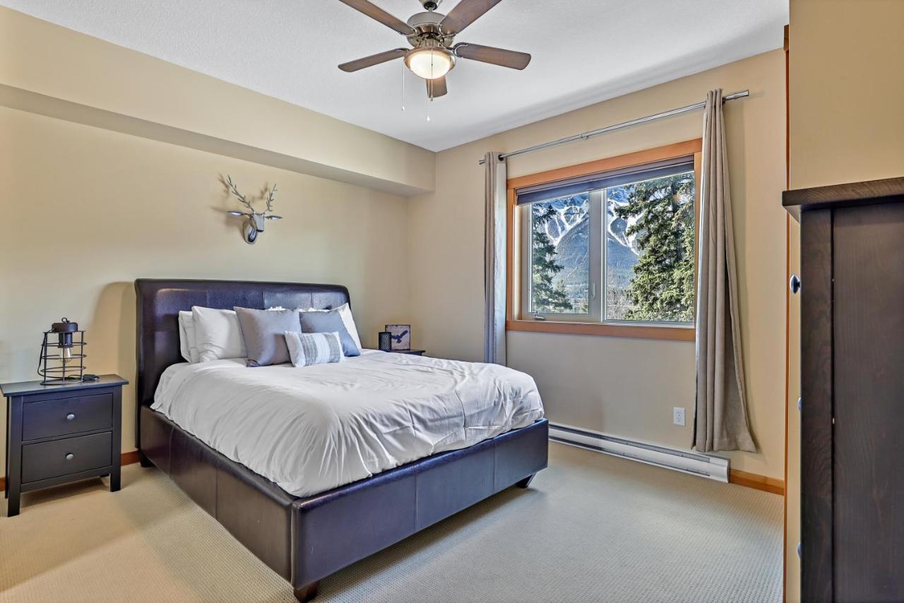Spectacular Mountain View Corner Unit Pool Hot Tub Park Pass Canmore Exterior foto