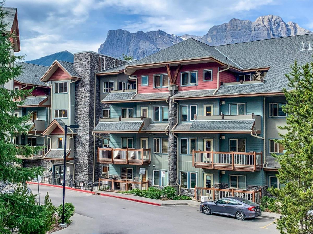 Spectacular Mountain View Corner Unit Pool Hot Tub Park Pass Canmore Exterior foto