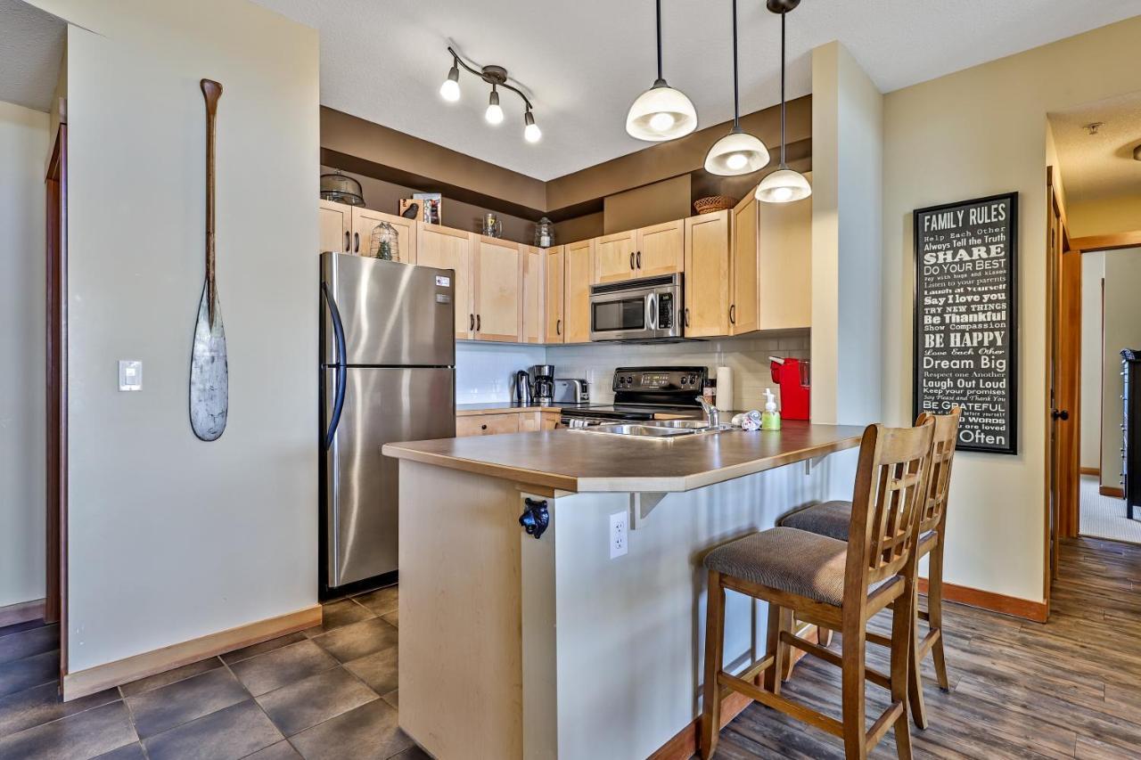 Spectacular Mountain View Corner Unit Pool Hot Tub Park Pass Canmore Exterior foto