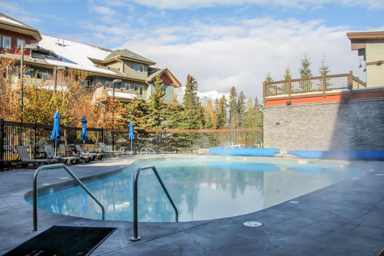 Spectacular Mountain View Corner Unit Pool Hot Tub Park Pass Canmore Exterior foto