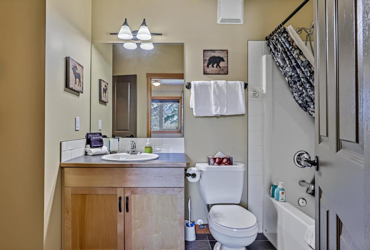 Spectacular Mountain View Corner Unit Pool Hot Tub Park Pass Canmore Exterior foto