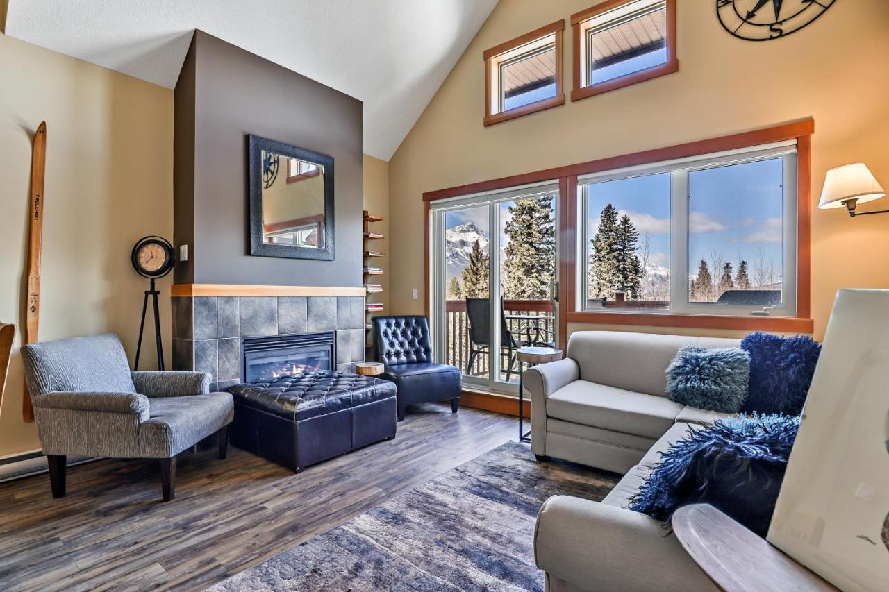 Spectacular Mountain View Corner Unit Pool Hot Tub Park Pass Canmore Exterior foto